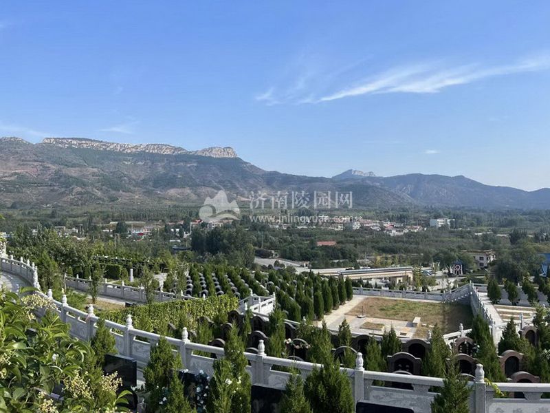 怎样给老人选墓地，选墓地有什么讲究？